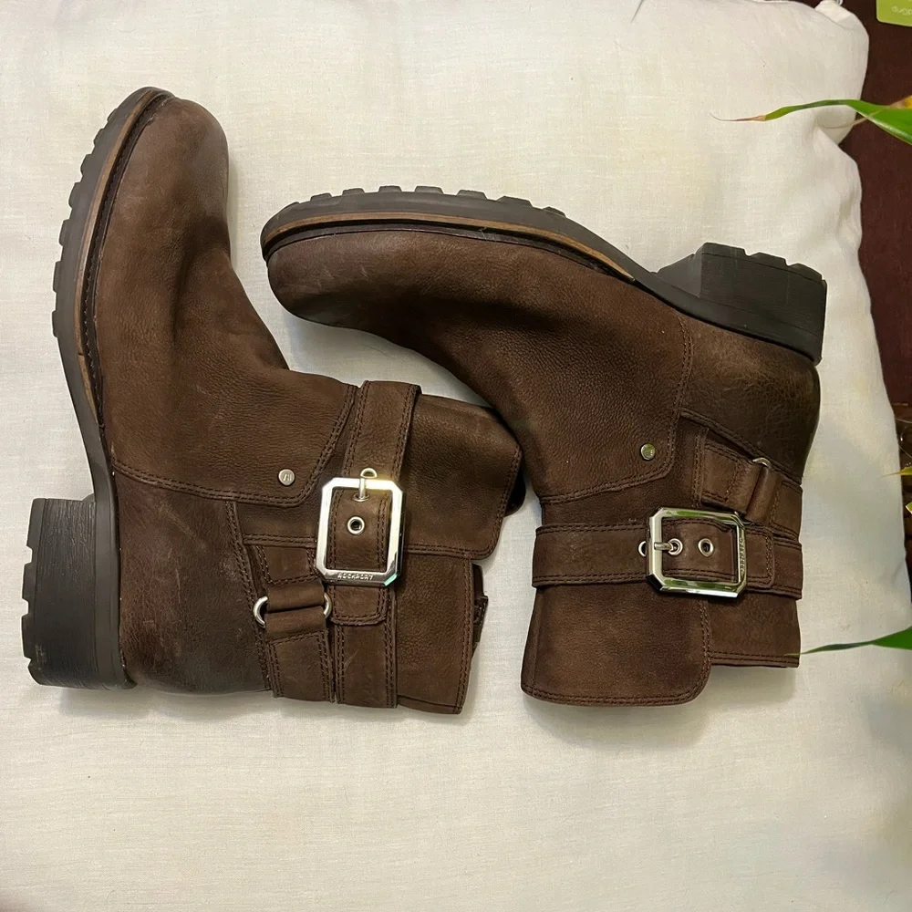 Rockport side zip/buckle boot